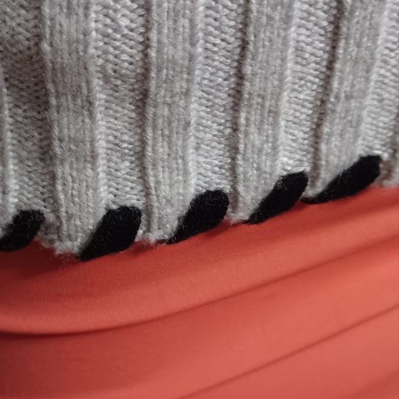 TRUTH by Republic NEW with tags Heather gray incredibly soft turtleneck sweater - Picture 4 of 10